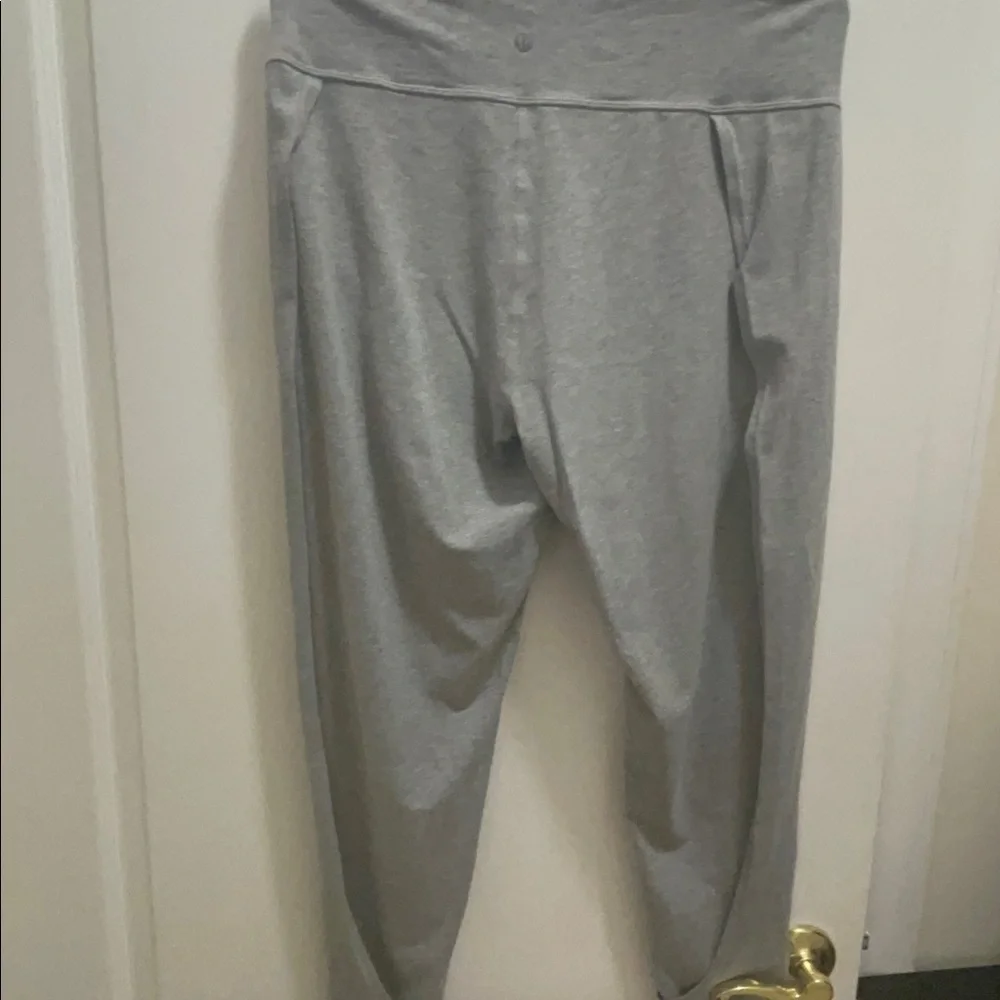 Lululemon beautiful yoga pants open two sides to be comfy when moving around.